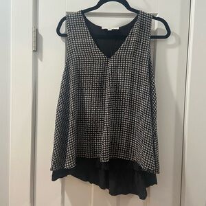 Loft Ann Taylor sleeveless blouse medium black and cream geometric flowy